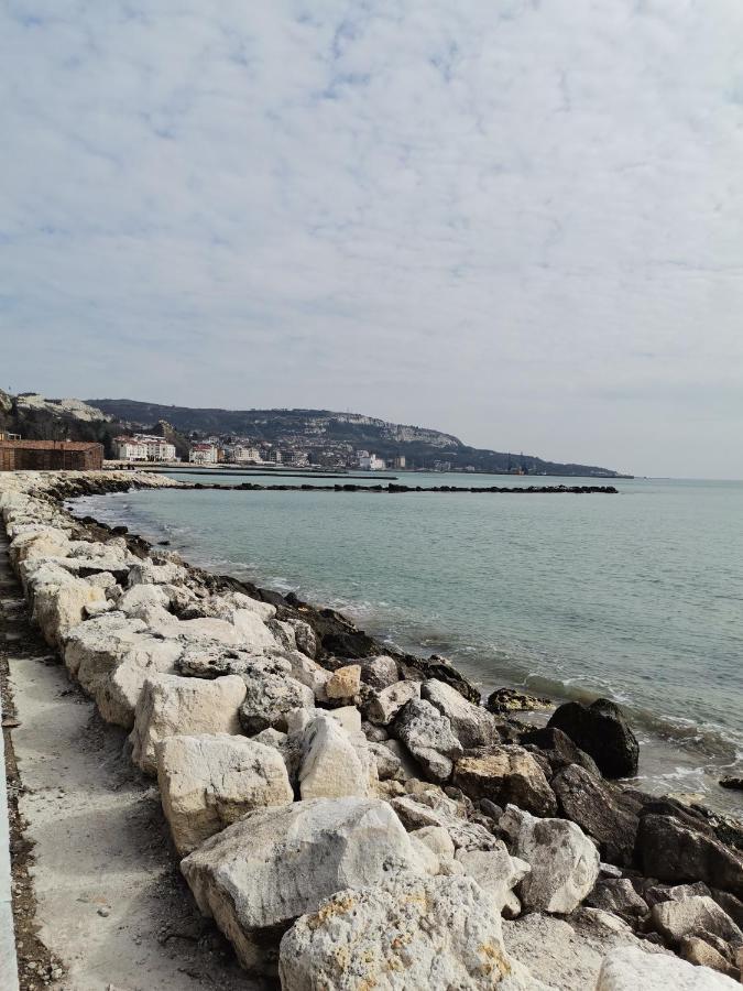 Луксозен Двустаен В Балчик С Уникална Морска Гледка Balchik Exterior foto